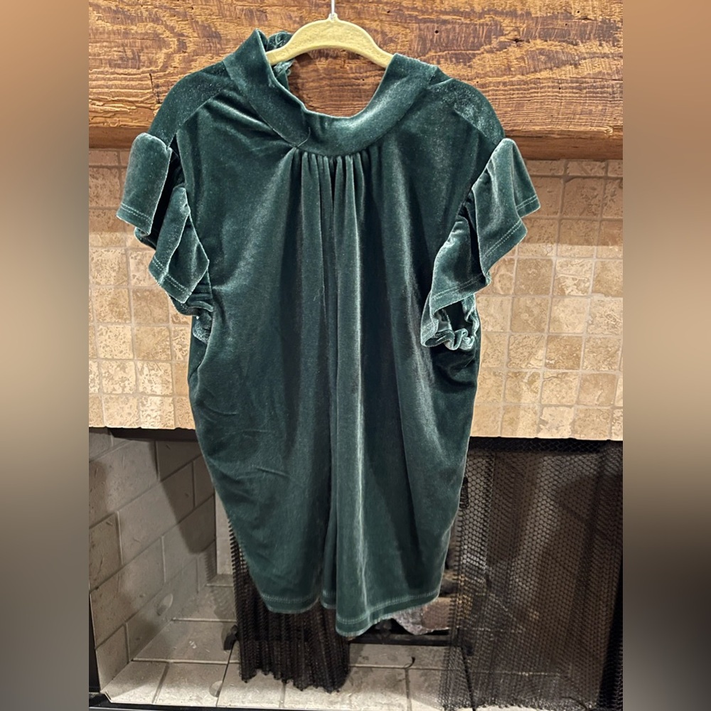 Olive + Oak dress that’s great for all of the holiday festivities!